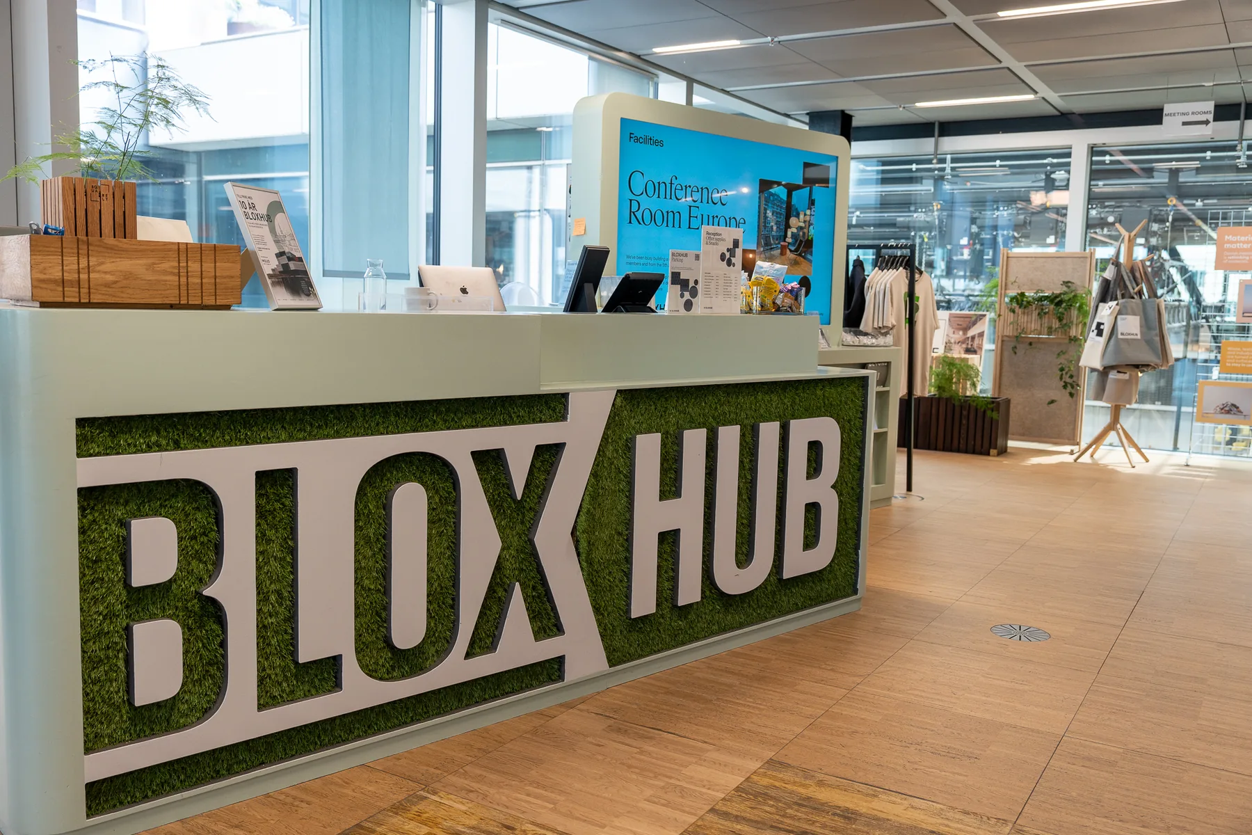 BLOXHUB Analytics Dashboard